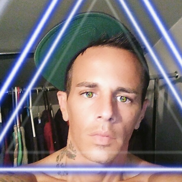 Meet your Posher, John - Picture 3 of 5